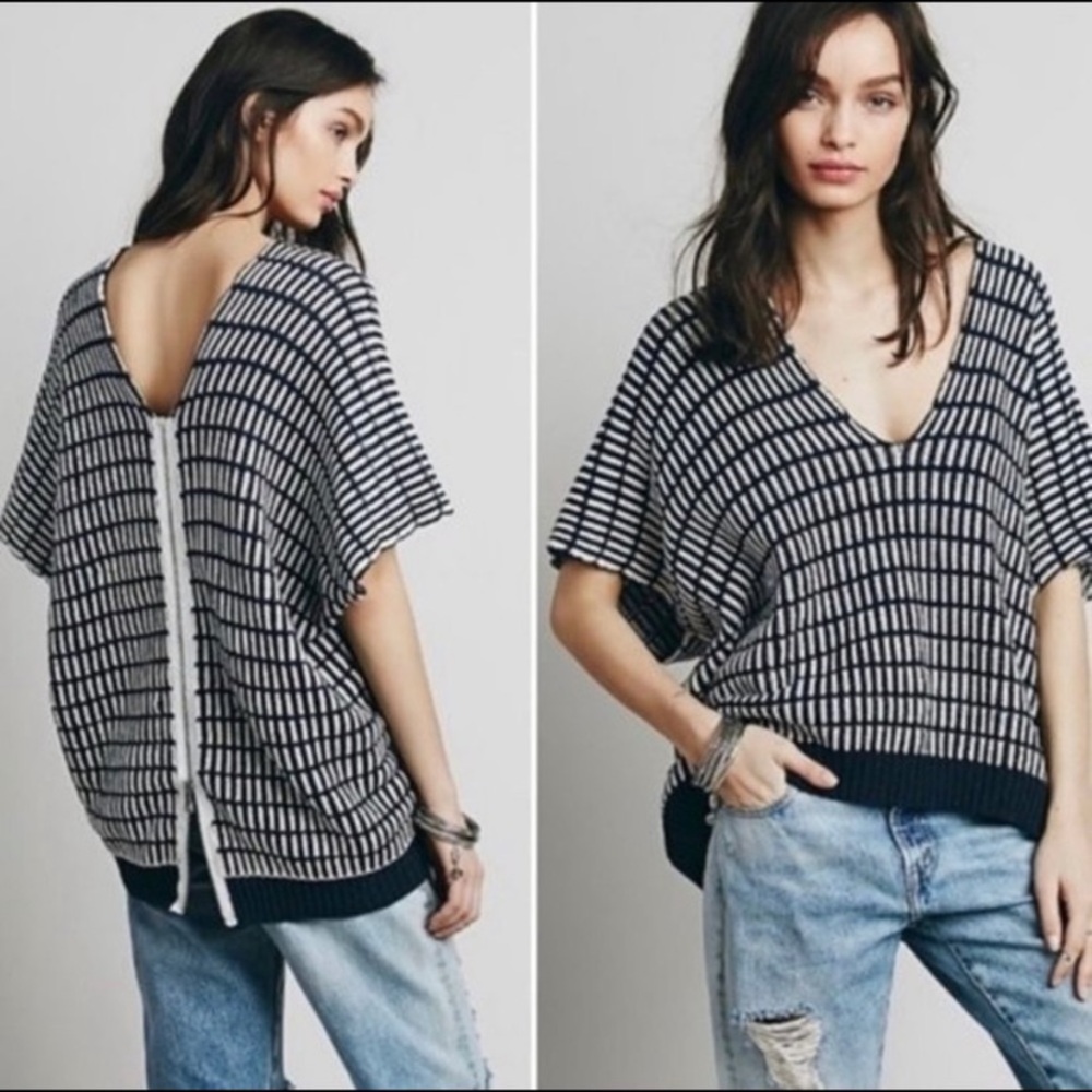 Free People Something Special Back Zip Short Sleeve Sweater Top Small EUC Navy